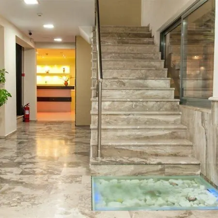 Esperia Hotel 3*