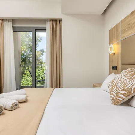 Esperia Hotel 3*
